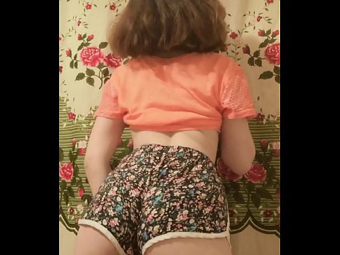 ❤️ Секси младо бебе кое ги соблекува шорцевите пред камера ❌ Квалитетен секс на mk.videolucrativo.top ❌️❤